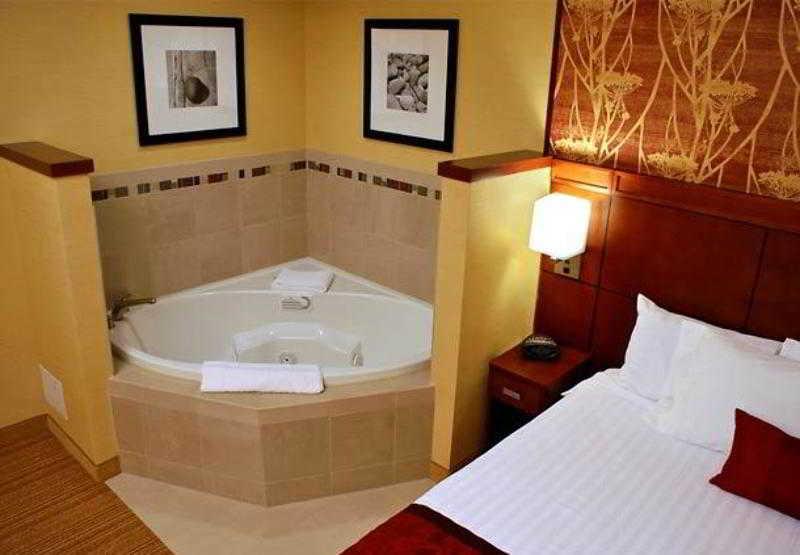 Courtyard Lima Hotel Room photo