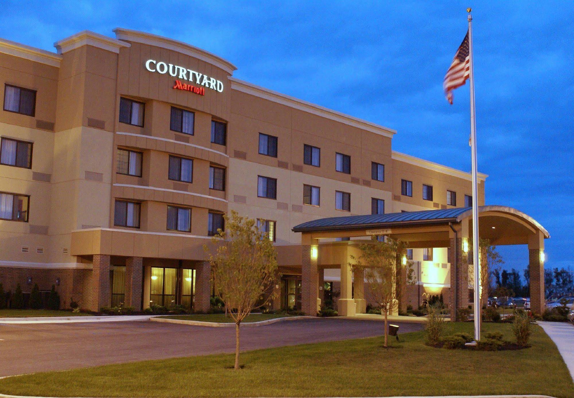 Courtyard Lima Hotel Exterior photo